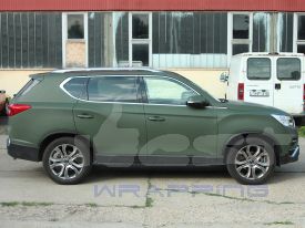 Ssangyong Rexton autófóliázás: Avery blunt military green autó fóliával 4