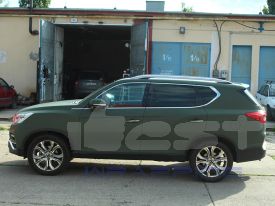 Ssangyong Rexton autófóliázás: Avery blunt military green autó fóliával 6