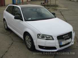 Audi A3 fóliázás: fényes fehér autó fóliázás, üveghatású tető autó fóliázás 1