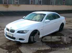 BMW 330D fóliázás: fényes fehér autó fóliázás 3