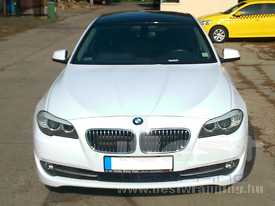 BMW 520D fóliázás: fényes fehér autó fóliázás, üveghatású tető autó fóliázás 2