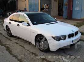 BMW 730D autófóliázás: KPMF fémyes fehér autó fóliával, üveghatás tetőfóliával 1