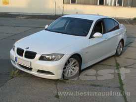 BMW E90 fóliázás: gyöngyházfehér autó fóliázás 3