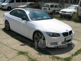 BMW E92 autófóliázás: KPMF fémyes fehér autó fóliával, üveghatás tetőfóliával 1