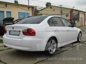 BMW E93 autófóliázás: KPMF fémyes fehér autó fóliával, üveghatás tetőfóliával 7