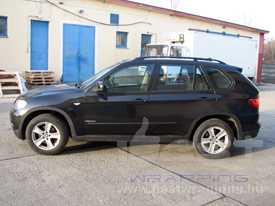 BMW X5 autófóliázás: Avery Supreme fényes metál fekete autó fóliával 6