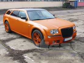 Chrysler 300C kombi fóliázás: matt narancssárga, üveghatású tető autó fóliázás 1