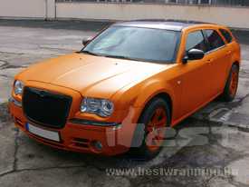 Chrysler 300C kombi fóliázás: matt narancssárga, üveghatású tető autó fóliázás 3