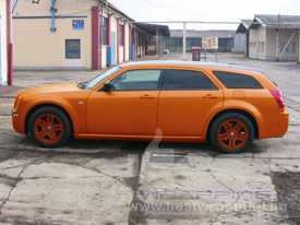 Chrysler 300C kombi fóliázás: matt narancssárga, üveghatású tető autó fóliázás 6