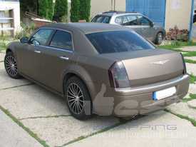 Chrysler 300 C autófóliázás: Avery Supreme fagyos barna autó fóliával 0