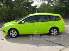 Ford Focus fóliázás: fényes világos zöld autó fóliázás 6