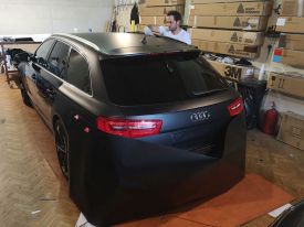 Audi A6 autófóliázás: Avery matte black as1430001 autó fóliával 5