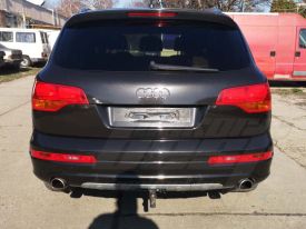 Audi Q7 autófóliázás: Avery gloss metallic black cb1600001 autó fóliával 8