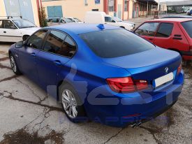 BMW 530D autófóliázás: Teckwrap matt kék króm autó fóliával 9