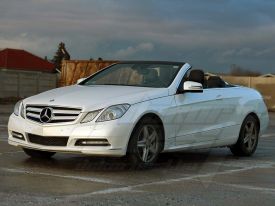 Mercedes E coupe cabrio autófóliázás: Avery pearl white cb1610002 autó fóliával 3