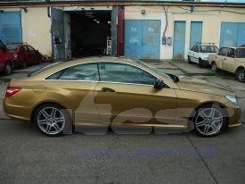 Mercedes E220 autófóliázás: Avery gloss metallic gold cb1580001 autó fóliával 4