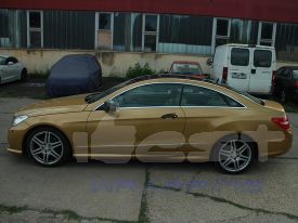 Mercedes E220 autófóliázás: Avery gloss metallic gold cb1580001 autó fóliával 6