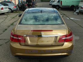 Mercedes E220 autófóliázás: Avery gloss metallic gold cb1580001 autó fóliával 8