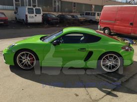 Porsche Cayman autófóliázás: Avery gloss grass green cb1670001 autó fóliával 06
