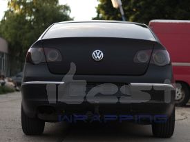 Volkswagen Passat B6 autófóliázás: Avery matte black as1430001 autó fóliával 08