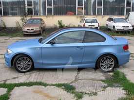 BMW M1 autófóliázás: Avery Supreme Frosty Blue autó fóliával 06