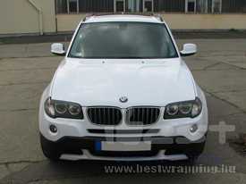 BMW X3 fóliázás: fényes fehér autó fóliázás 2