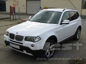 BMW X3 fóliázás: fényes fehér autó fóliázás 3