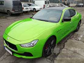 Maserati Ghibli autófóliázás: Avery Gyöngyház alma zöld autó fóliával 3