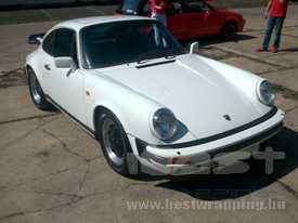 Porsche 911 autófóliázás: teljes kavicsvédő autófóliázás 01